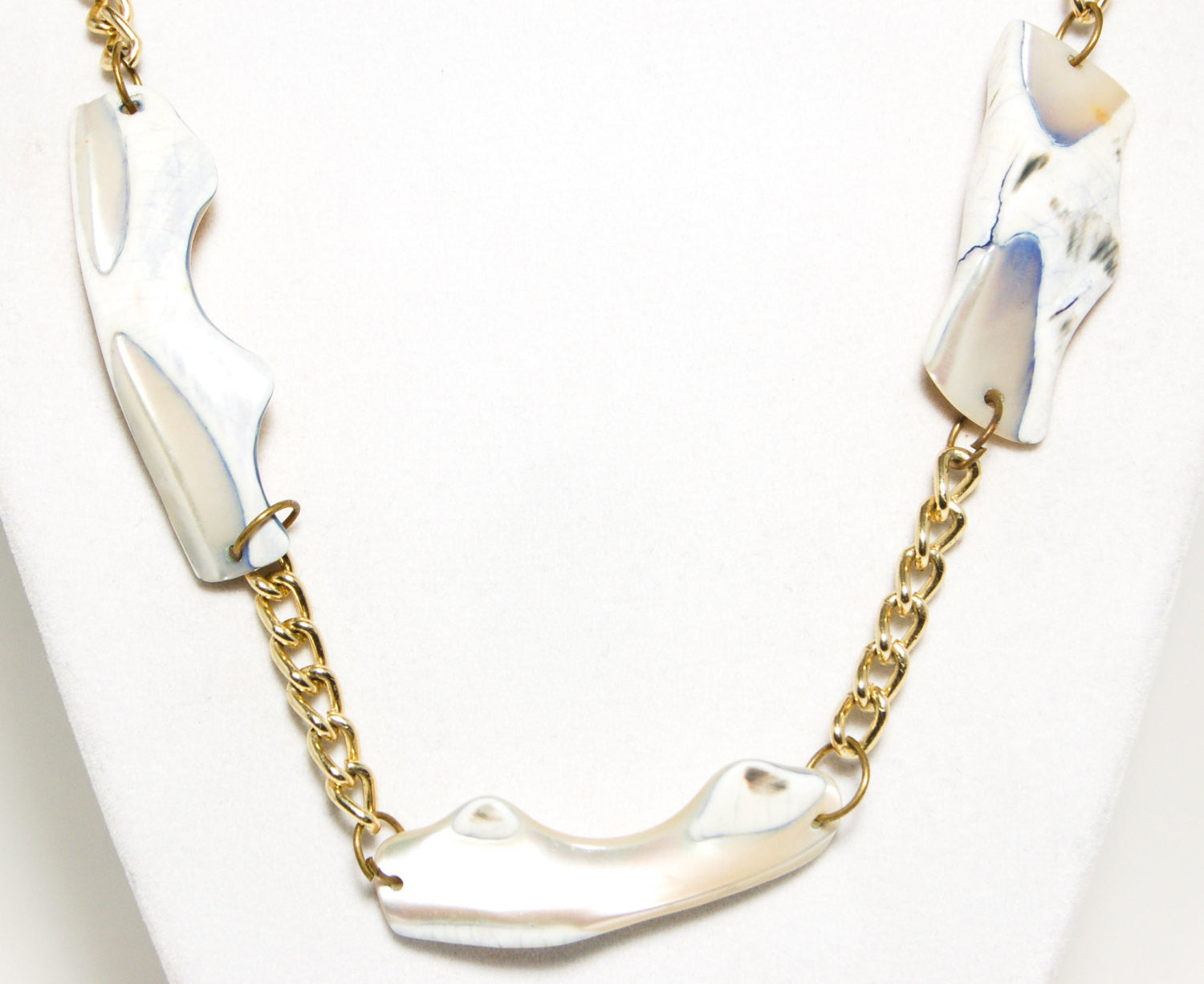 Beachy Pearl Shell and Gold Chain Necklace by 1980s - Vintage Meet Modern Vintage Jewelry - Chicago, Illinois - #oldhollywoodglamour #vintagemeetmodern #designervintage #jewelrybox #antiquejewelry #vintagejewelry