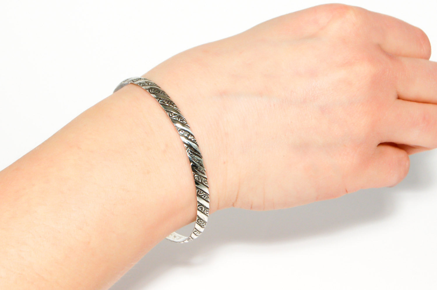 1940's Floral Etched Sterling Silver Bracelet by Danecraft by Danecraft - Vintage Meet Modern Vintage Jewelry - Chicago, Illinois - #oldhollywoodglamour #vintagemeetmodern #designervintage #jewelrybox #antiquejewelry #vintagejewelry