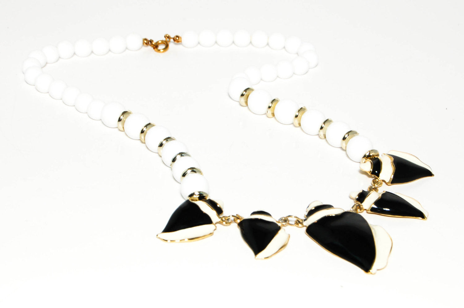 1980's Black and White Lucite Necklace by 1980s - Vintage Meet Modern Vintage Jewelry - Chicago, Illinois - #oldhollywoodglamour #vintagemeetmodern #designervintage #jewelrybox #antiquejewelry #vintagejewelry