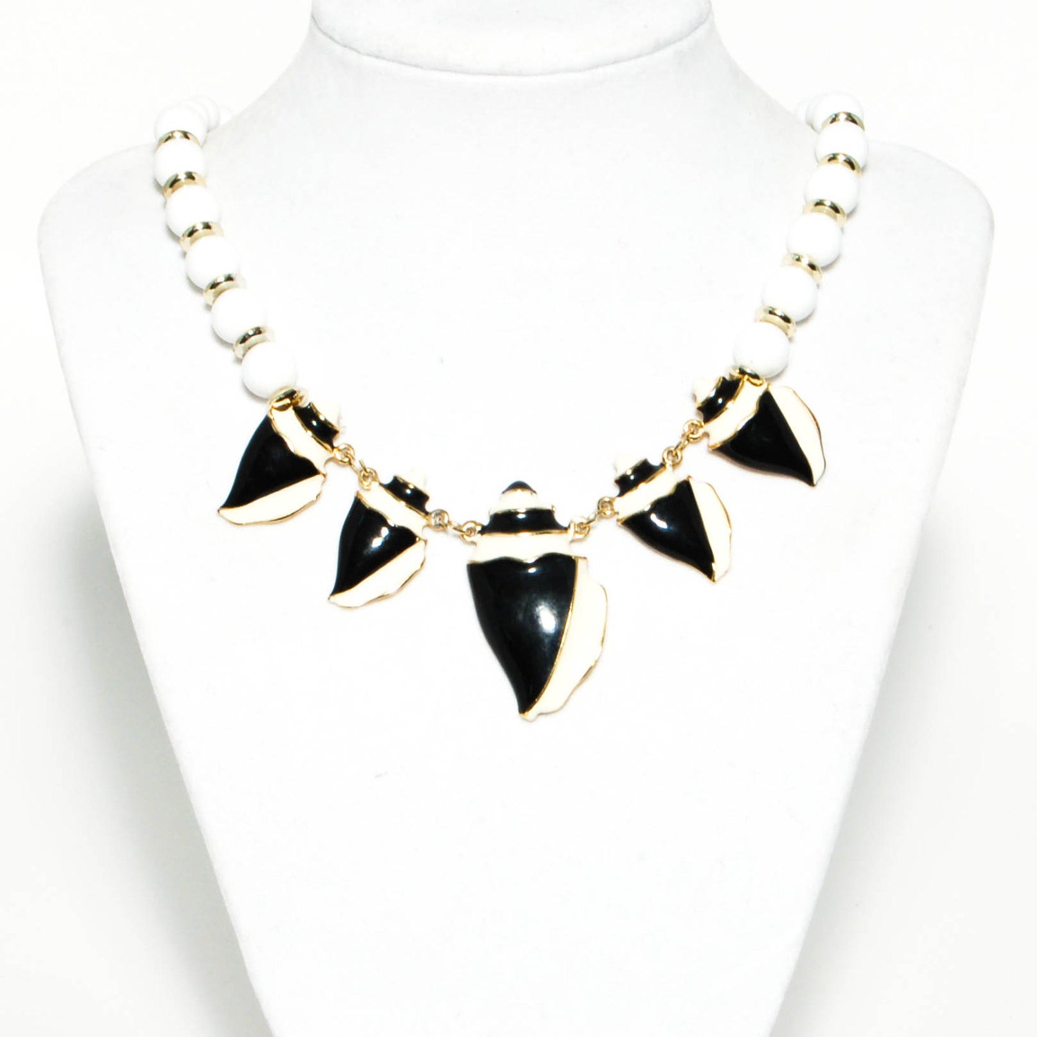 1980's Black and White Lucite Necklace by 1980s - Vintage Meet Modern Vintage Jewelry - Chicago, Illinois - #oldhollywoodglamour #vintagemeetmodern #designervintage #jewelrybox #antiquejewelry #vintagejewelry