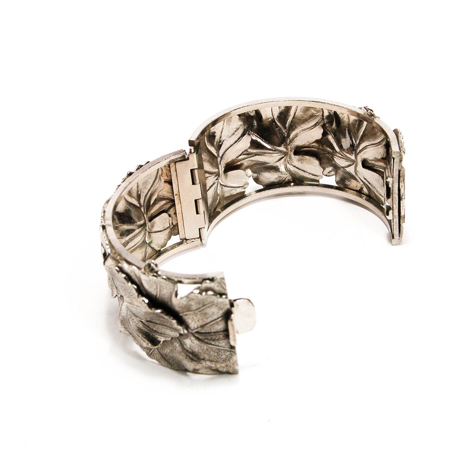Art Nouveau Silver Leaf cuff bracelet by Whiting and Davis, Wide Bold Style by Whiting and Davis - Vintage Meet Modern Vintage Jewelry - Chicago, Illinois - #oldhollywoodglamour #vintagemeetmodern #designervintage #jewelrybox #antiquejewelry #vintagejewelry