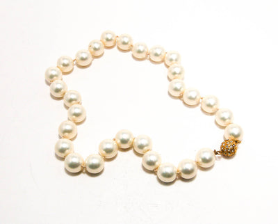 1980's Glass Pearl Necklace by Majorica by Majorica - Vintage Meet Modern Vintage Jewelry - Chicago, Illinois - #oldhollywoodglamour #vintagemeetmodern #designervintage #jewelrybox #antiquejewelry #vintagejewelry