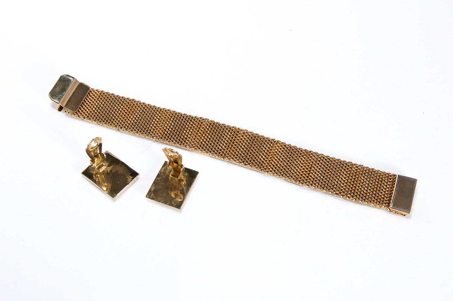 1960's Mother of Pearl Earrings and Bracelet Set by 1960s Vintage - Vintage Meet Modern Vintage Jewelry - Chicago, Illinois - #oldhollywoodglamour #vintagemeetmodern #designervintage #jewelrybox #antiquejewelry #vintagejewelry