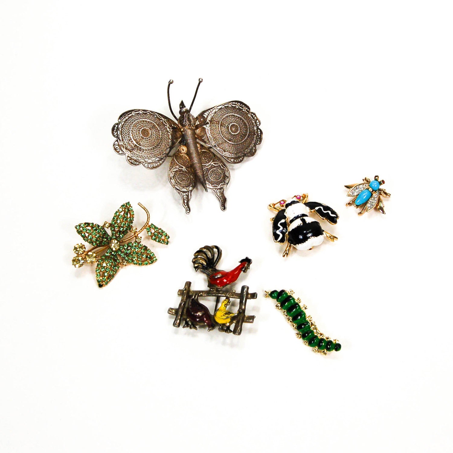 Black and White Bumble Bee Brooch by Weiss by Weiss - Vintage Meet Modern Vintage Jewelry - Chicago, Illinois - #oldhollywoodglamour #vintagemeetmodern #designervintage #jewelrybox #antiquejewelry #vintagejewelry