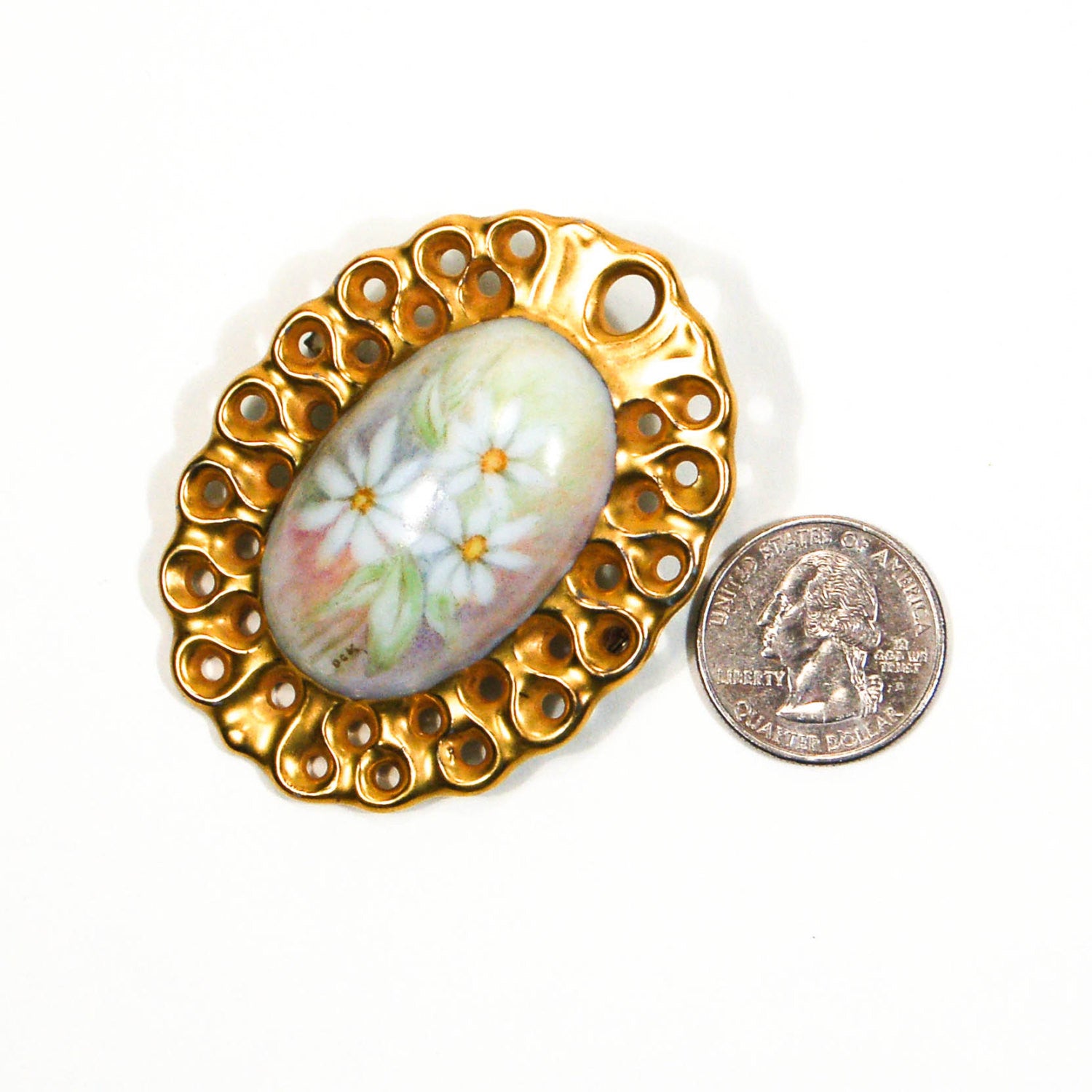 1970's Pastel Hand Painted Daisy Brooch by Don Kensinger by Don Kesinger - Vintage Meet Modern Vintage Jewelry - Chicago, Illinois - #oldhollywoodglamour #vintagemeetmodern #designervintage #jewelrybox #antiquejewelry #vintagejewelry