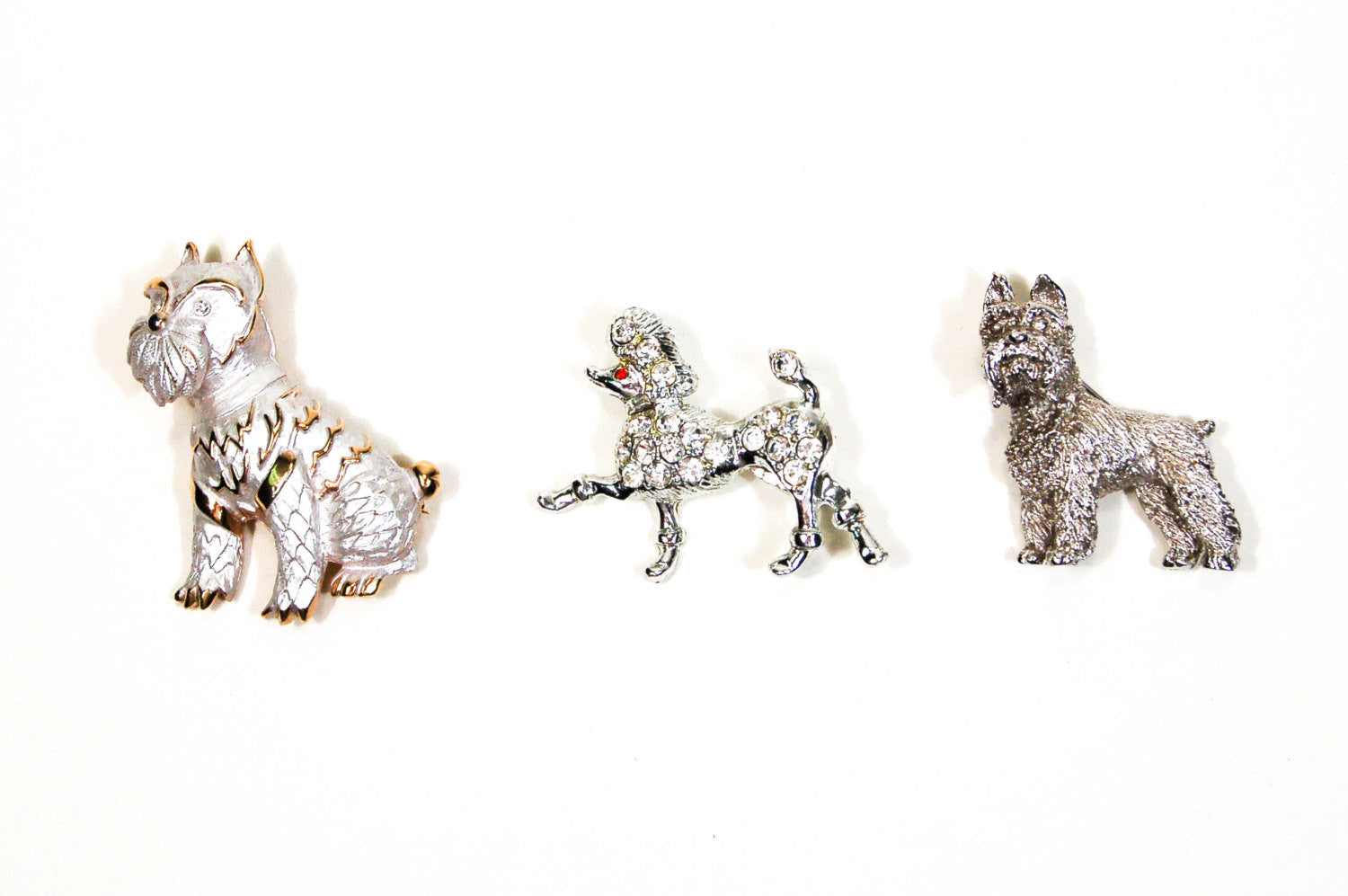 Rhinestone Poodle Brooch by Unsigned Beauty - Vintage Meet Modern Vintage Jewelry - Chicago, Illinois - #oldhollywoodglamour #vintagemeetmodern #designervintage #jewelrybox #antiquejewelry #vintagejewelry