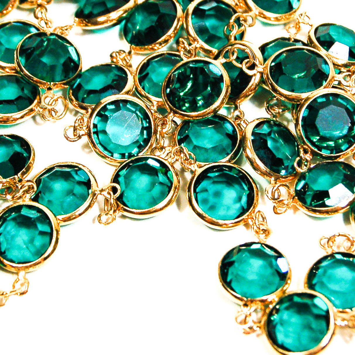 1980's Emerald Green Crystal Necklace by Swarovski by Swarovski - Vintage Meet Modern Vintage Jewelry - Chicago, Illinois - #oldhollywoodglamour #vintagemeetmodern #designervintage #jewelrybox #antiquejewelry #vintagejewelry