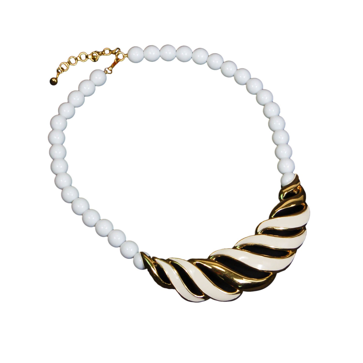 White and Gold Statement Necklace by Monet by Monet - Vintage Meet Modern Vintage Jewelry - Chicago, Illinois - #oldhollywoodglamour #vintagemeetmodern #designervintage #jewelrybox #antiquejewelry #vintagejewelry