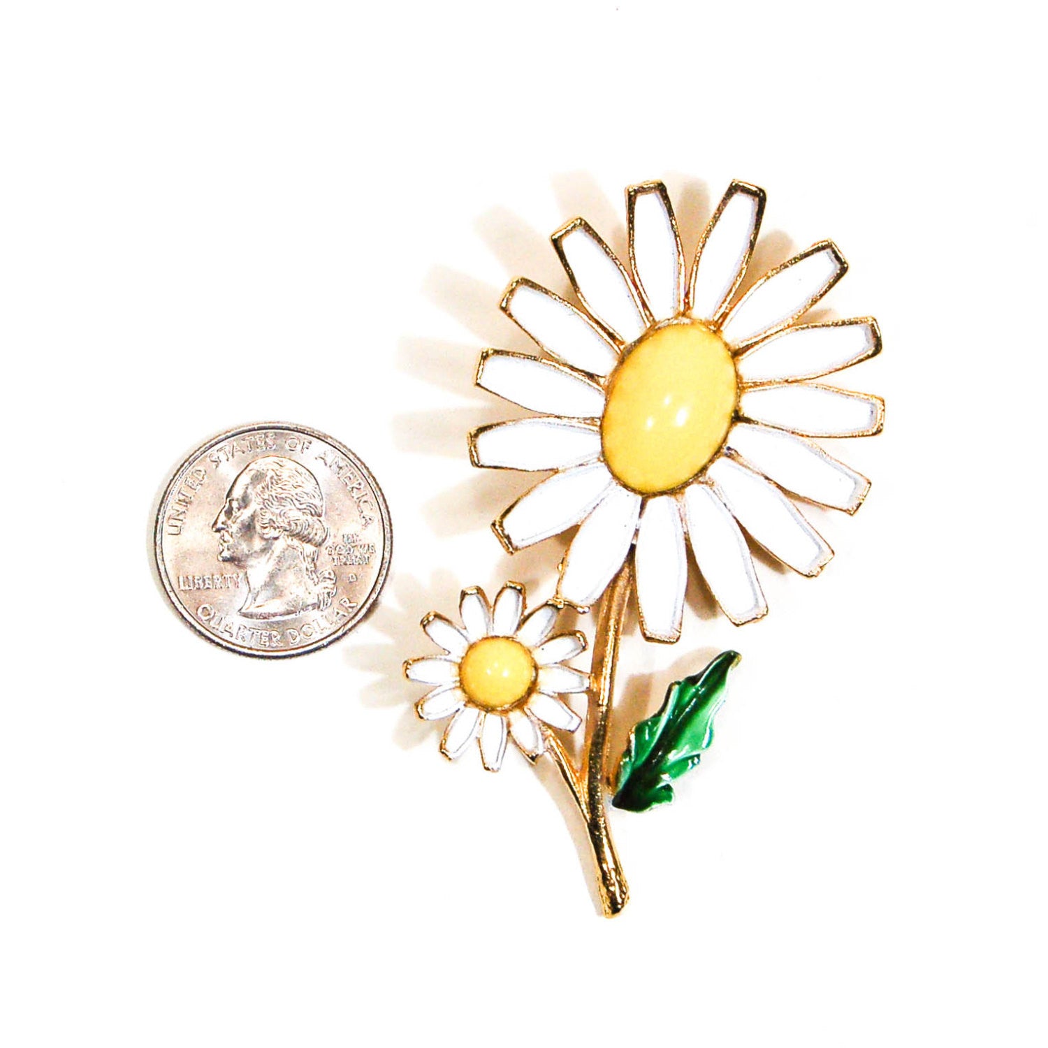 Weiss Daisy Brooch, Vintage Designer Jewelry by Weiss - Vintage Meet Modern Vintage Jewelry - Chicago, Illinois - #oldhollywoodglamour #vintagemeetmodern #designervintage #jewelrybox #antiquejewelry #vintagejewelry