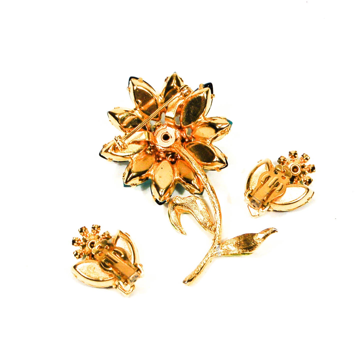Blue, Black, Green Rhinestone Flower Brooch and Earrings Set by Unsigned Beauty - Vintage Meet Modern Vintage Jewelry - Chicago, Illinois - #oldhollywoodglamour #vintagemeetmodern #designervintage #jewelrybox #antiquejewelry #vintagejewelry