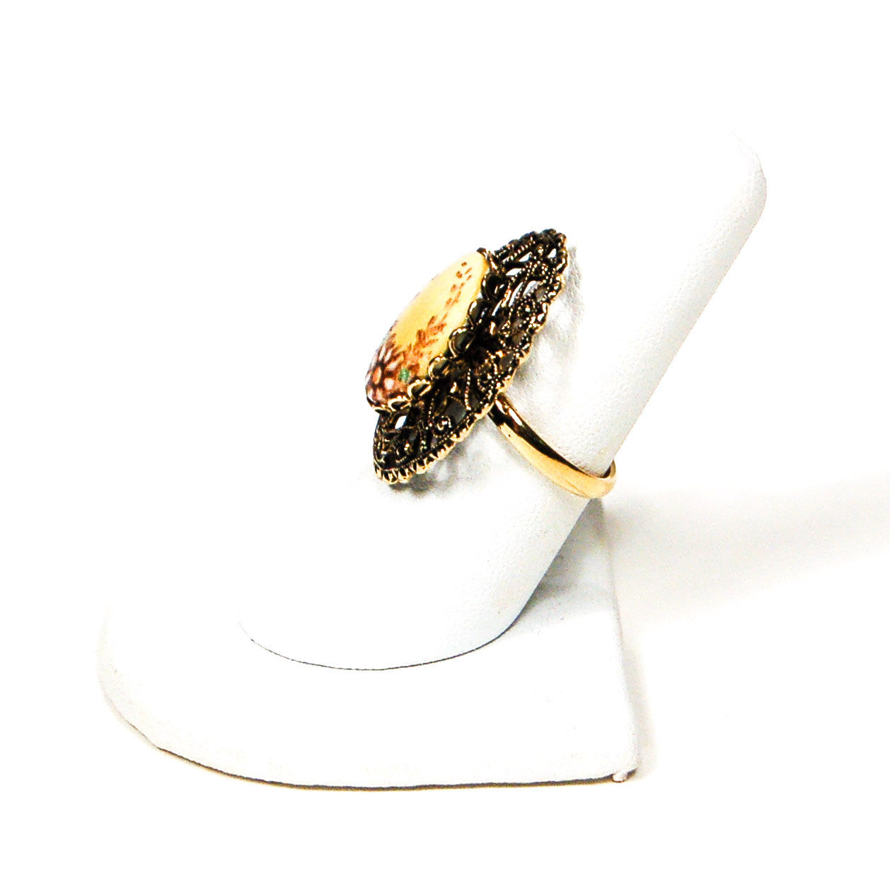 Adjustable Filigree Painted Daisy Flower Ring by 1950's - Vintage Meet Modern Vintage Jewelry - Chicago, Illinois - #oldhollywoodglamour #vintagemeetmodern #designervintage #jewelrybox #antiquejewelry #vintagejewelry