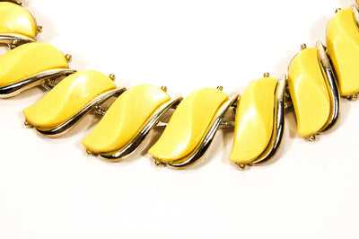 Yellow Wave Link Thermoset Necklace by Unsigned Beauty - Vintage Meet Modern Vintage Jewelry - Chicago, Illinois - #oldhollywoodglamour #vintagemeetmodern #designervintage #jewelrybox #antiquejewelry #vintagejewelry