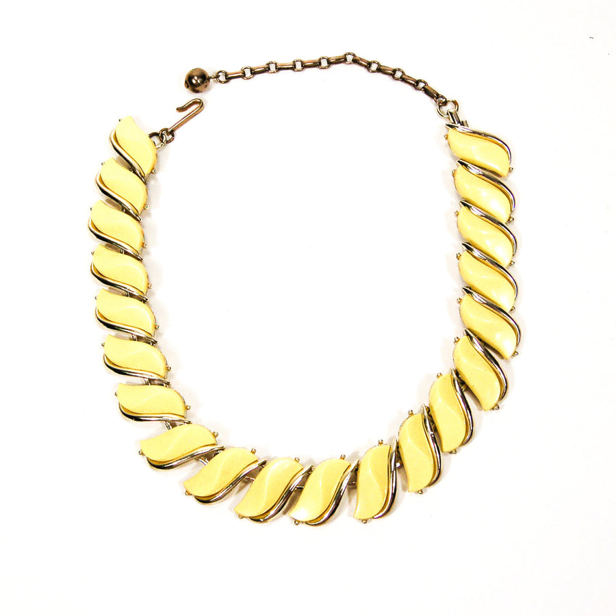 Yellow Wave Link Thermoset Necklace by Unsigned Beauty - Vintage Meet Modern Vintage Jewelry - Chicago, Illinois - #oldhollywoodglamour #vintagemeetmodern #designervintage #jewelrybox #antiquejewelry #vintagejewelry