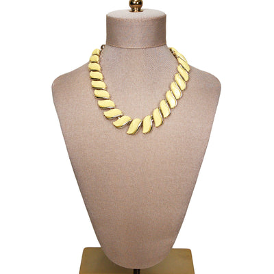 Yellow Wave Link Thermoset Necklace by Unsigned Beauty - Vintage Meet Modern Vintage Jewelry - Chicago, Illinois - #oldhollywoodglamour #vintagemeetmodern #designervintage #jewelrybox #antiquejewelry #vintagejewelry