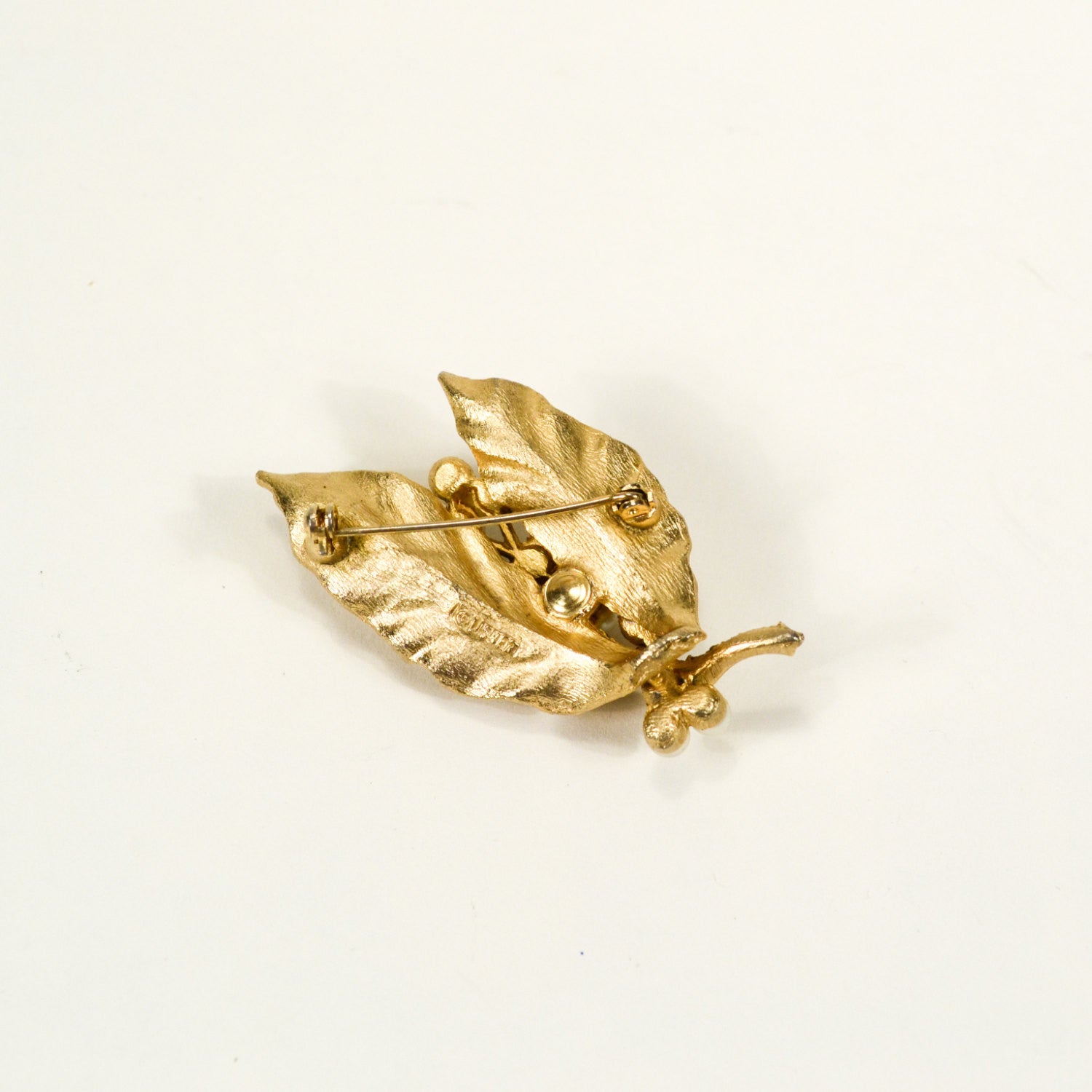 Lisner Gold and Pearl Leaf Brooch by Lisner - Vintage Meet Modern Vintage Jewelry - Chicago, Illinois - #oldhollywoodglamour #vintagemeetmodern #designervintage #jewelrybox #antiquejewelry #vintagejewelry