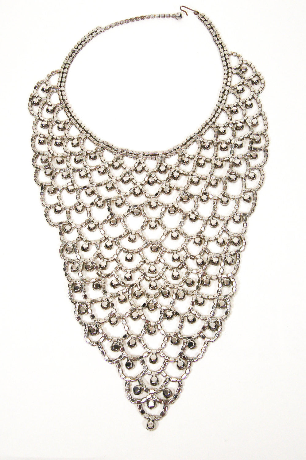 Sparkling Rhinestone Bib Statement Necklace by Unsigned Beauty - Vintage Meet Modern Vintage Jewelry - Chicago, Illinois - #oldhollywoodglamour #vintagemeetmodern #designervintage #jewelrybox #antiquejewelry #vintagejewelry