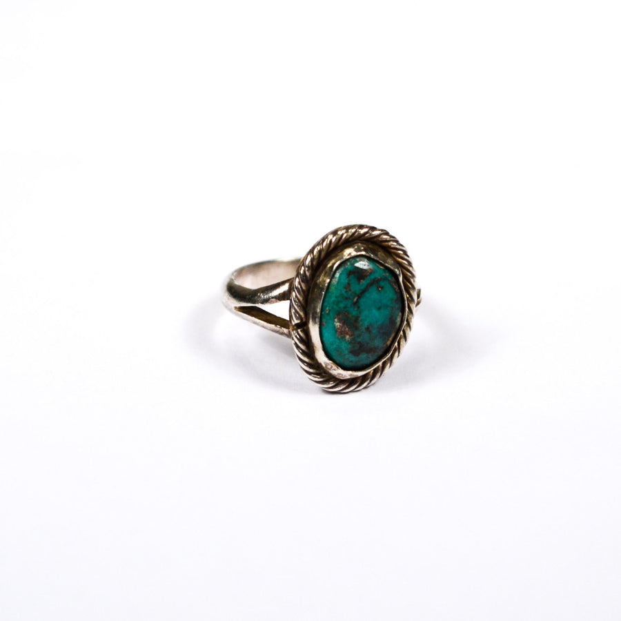 Native American Bohemian Chic Turquoise RIng by Mexico - Vintage Meet Modern Vintage Jewelry - Chicago, Illinois - #oldhollywoodglamour #vintagemeetmodern #designervintage #jewelrybox #antiquejewelry #vintagejewelry