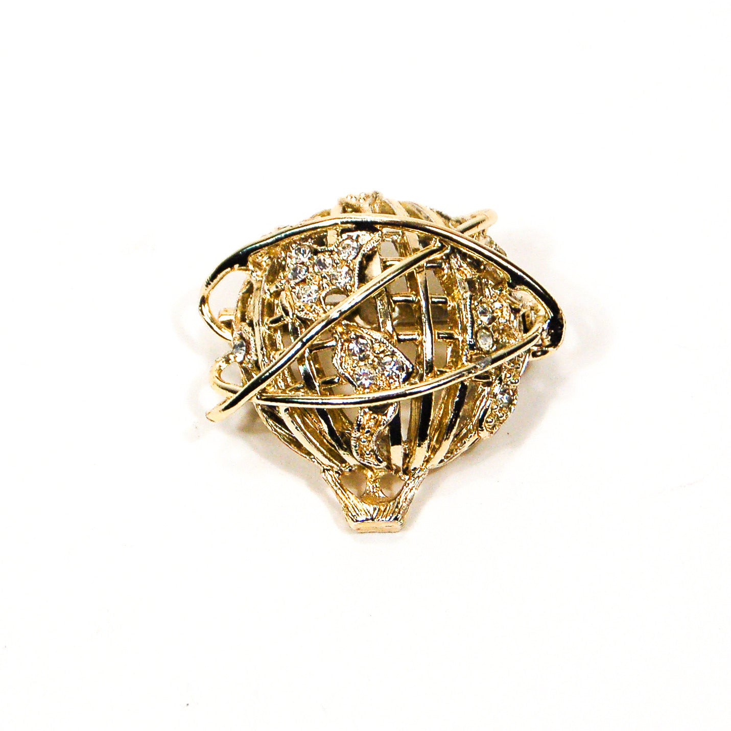 Around the World Gold Globe Brooch by Unsigned Beauty - Vintage Meet Modern Vintage Jewelry - Chicago, Illinois - #oldhollywoodglamour #vintagemeetmodern #designervintage #jewelrybox #antiquejewelry #vintagejewelry
