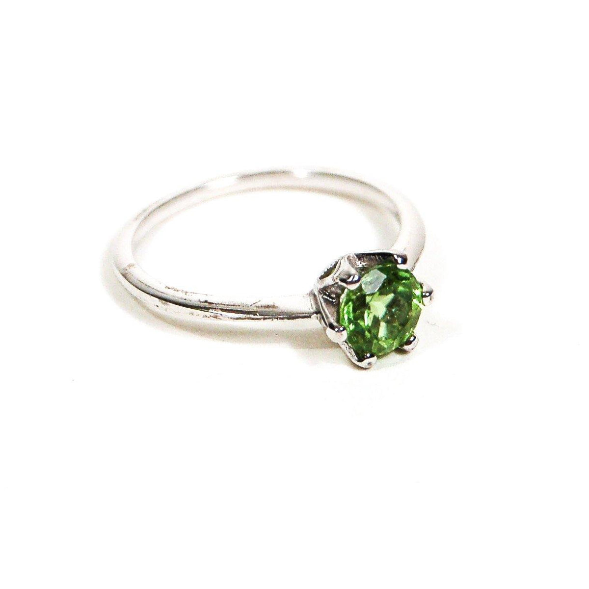 Peridot Ring, Sterling Silver, Solitaire, Gemstone Ring, Ring Size 7, August Birthstone