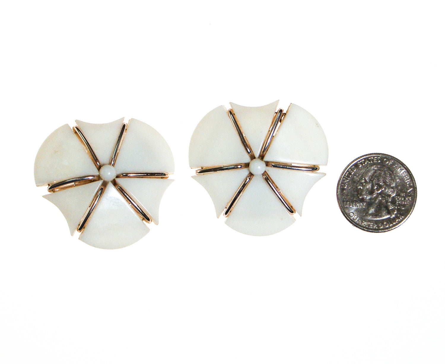 Mod White Thermoset Statement Earrings by Unsigned Beauty - Vintage Meet Modern Vintage Jewelry - Chicago, Illinois - #oldhollywoodglamour #vintagemeetmodern #designervintage #jewelrybox #antiquejewelry #vintagejewelry