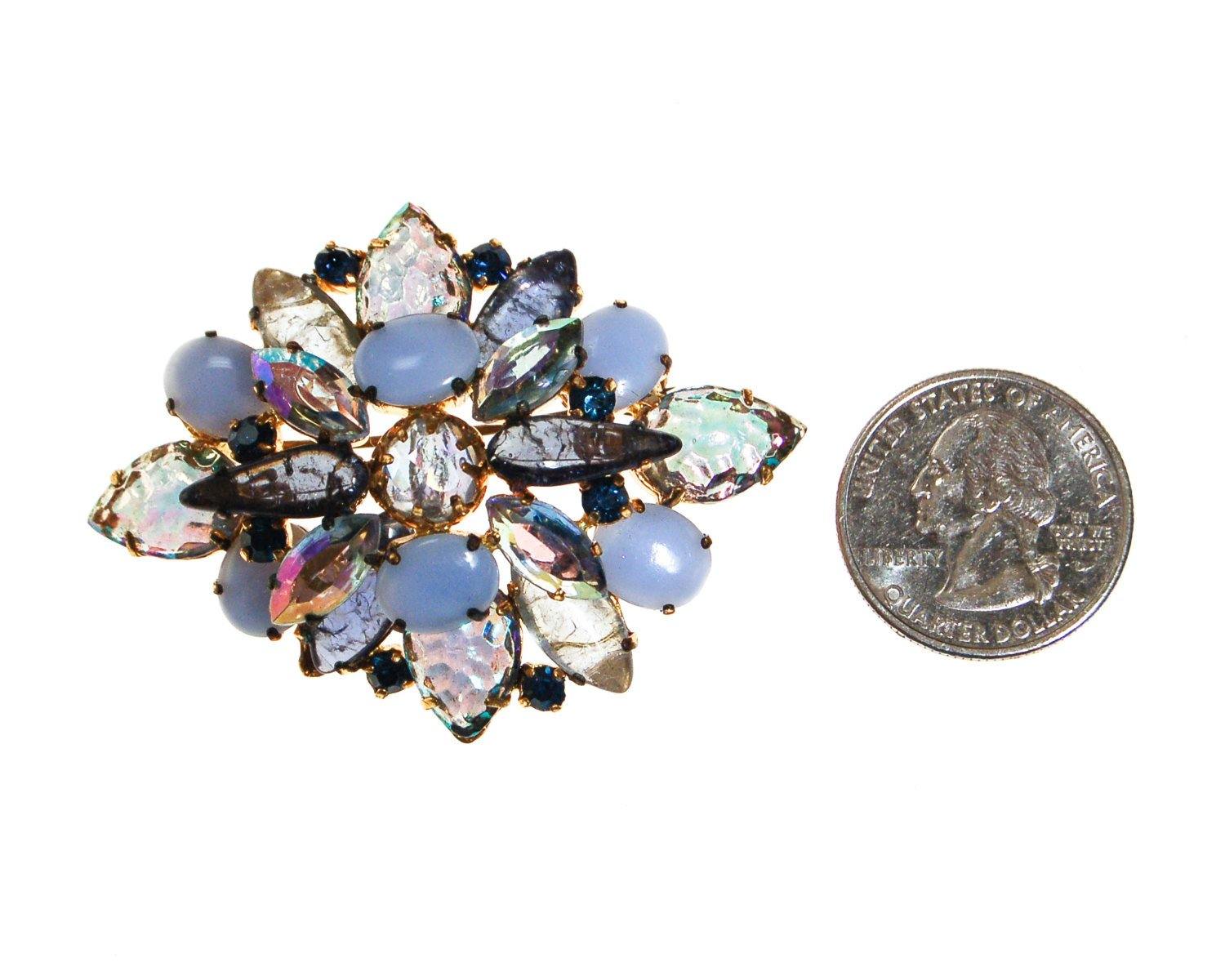 Lavender and Purple Rhinestone Brooch by 1950s - Vintage Meet Modern Vintage Jewelry - Chicago, Illinois - #oldhollywoodglamour #vintagemeetmodern #designervintage #jewelrybox #antiquejewelry #vintagejewelry