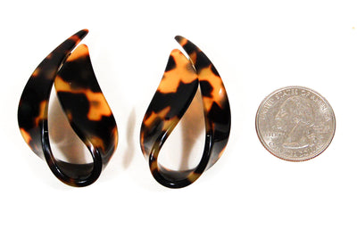 Faux Tortoise Earrings by Unsigned Beauty - Vintage Meet Modern Vintage Jewelry - Chicago, Illinois - #oldhollywoodglamour #vintagemeetmodern #designervintage #jewelrybox #antiquejewelry #vintagejewelry