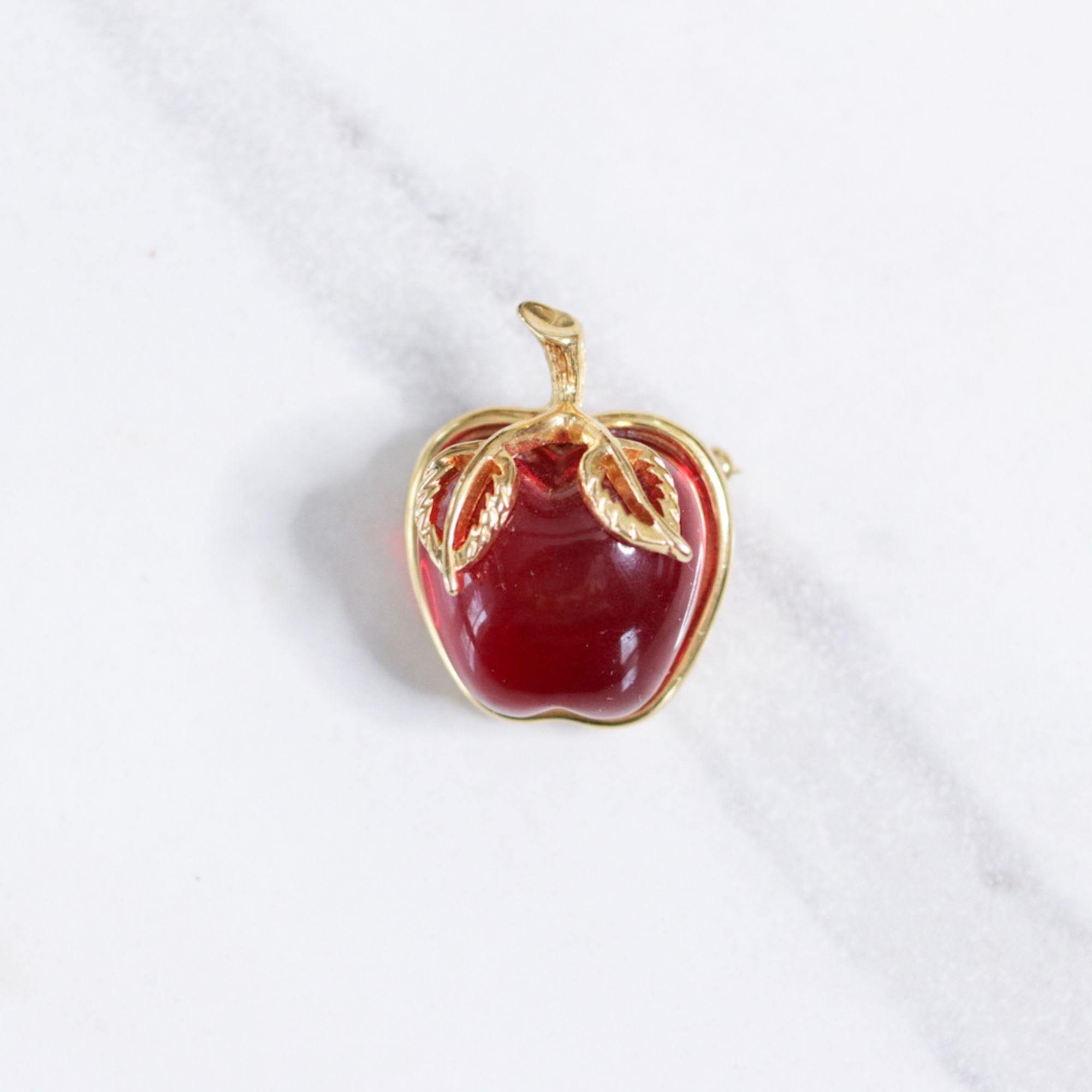 Vintage Juicy Red Apple Lucite Brooch by Unsigned Beauty - Vintage Meet Modern Vintage Jewelry - Chicago, Illinois - #oldhollywoodglamour #vintagemeetmodern #designervintage #jewelrybox #antiquejewelry #vintagejewelry