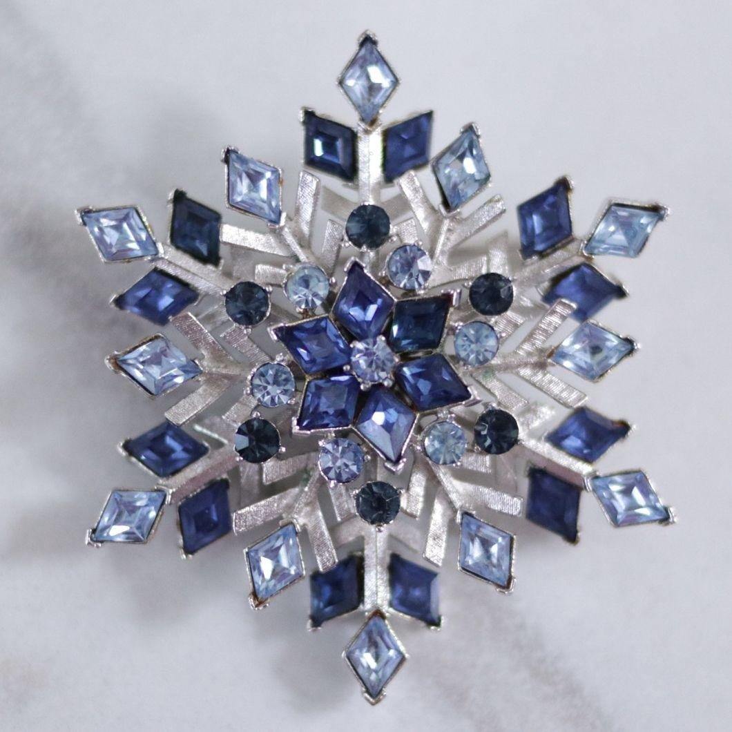 Vintage Coro Blue Snowflake Rhinestone Brooch by Coro - Vintage Meet Modern Vintage Jewelry - Chicago, Illinois - #oldhollywoodglamour #vintagemeetmodern #designervintage #jewelrybox #antiquejewelry #vintagejewelry