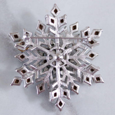 Vintage Coro Blue Snowflake Rhinestone Brooch by Coro - Vintage Meet Modern Vintage Jewelry - Chicago, Illinois - #oldhollywoodglamour #vintagemeetmodern #designervintage #jewelrybox #antiquejewelry #vintagejewelry