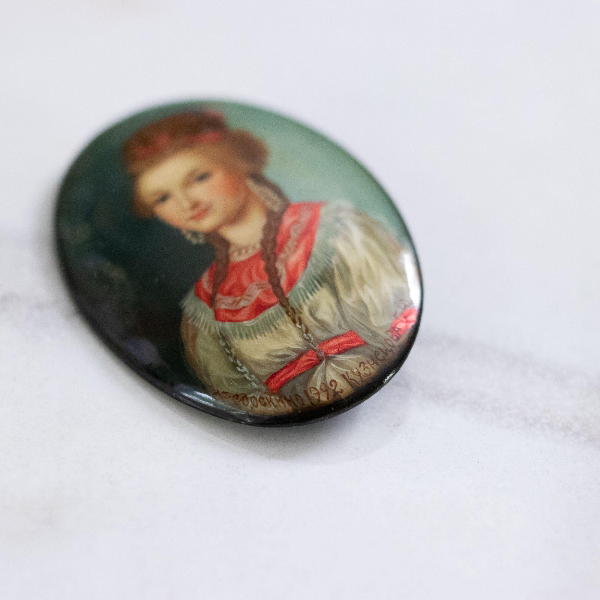 Vintage Russian Lacquer Hand Painted Princess Brooch by Made in Russian - Vintage Meet Modern Vintage Jewelry - Chicago, Illinois - #oldhollywoodglamour #vintagemeetmodern #designervintage #jewelrybox #antiquejewelry #vintagejewelry