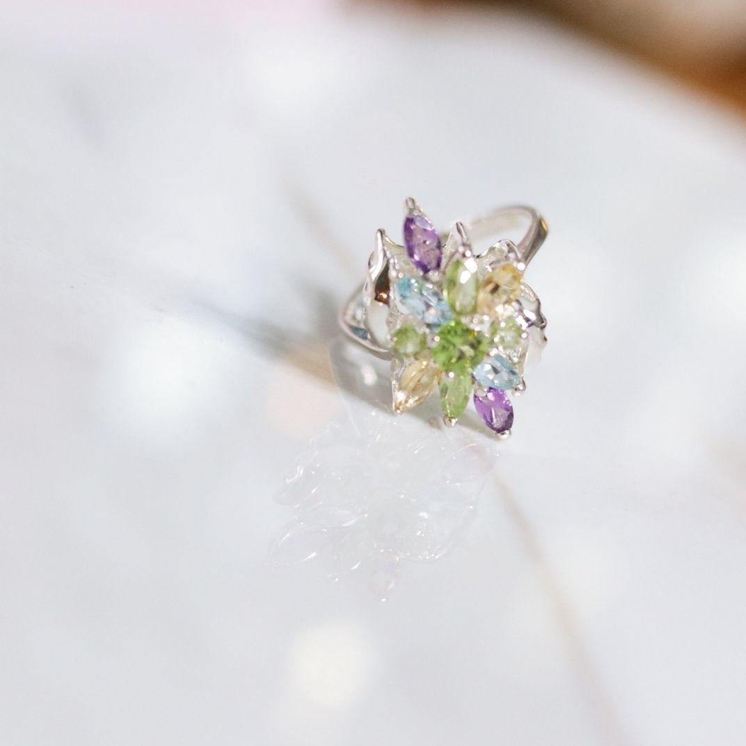 Vintage Sterling Silver Cluster Cocktail Ring with Amethyst, Peridot, Citrine, and Blue Topaz by Hallmarked 925 - Vintage Meet Modern Vintage Jewelry - Chicago, Illinois - #oldhollywoodglamour #vintagemeetmodern #designervintage #jewelrybox #antiquejewelry #vintagejewelry