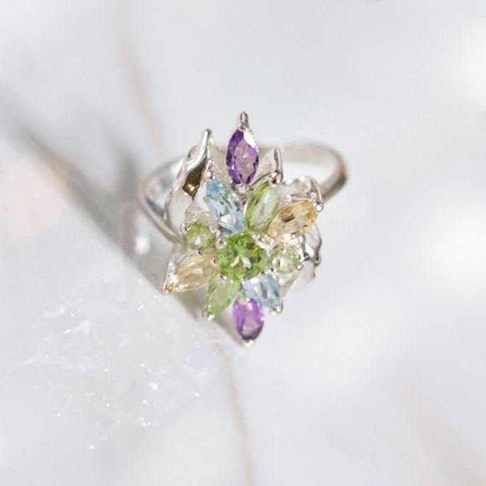 Vintage Sterling Silver Cluster Cocktail Ring with Amethyst, Peridot, Citrine, and Blue Topaz by Hallmarked 925 - Vintage Meet Modern Vintage Jewelry - Chicago, Illinois - #oldhollywoodglamour #vintagemeetmodern #designervintage #jewelrybox #antiquejewelry #vintagejewelry