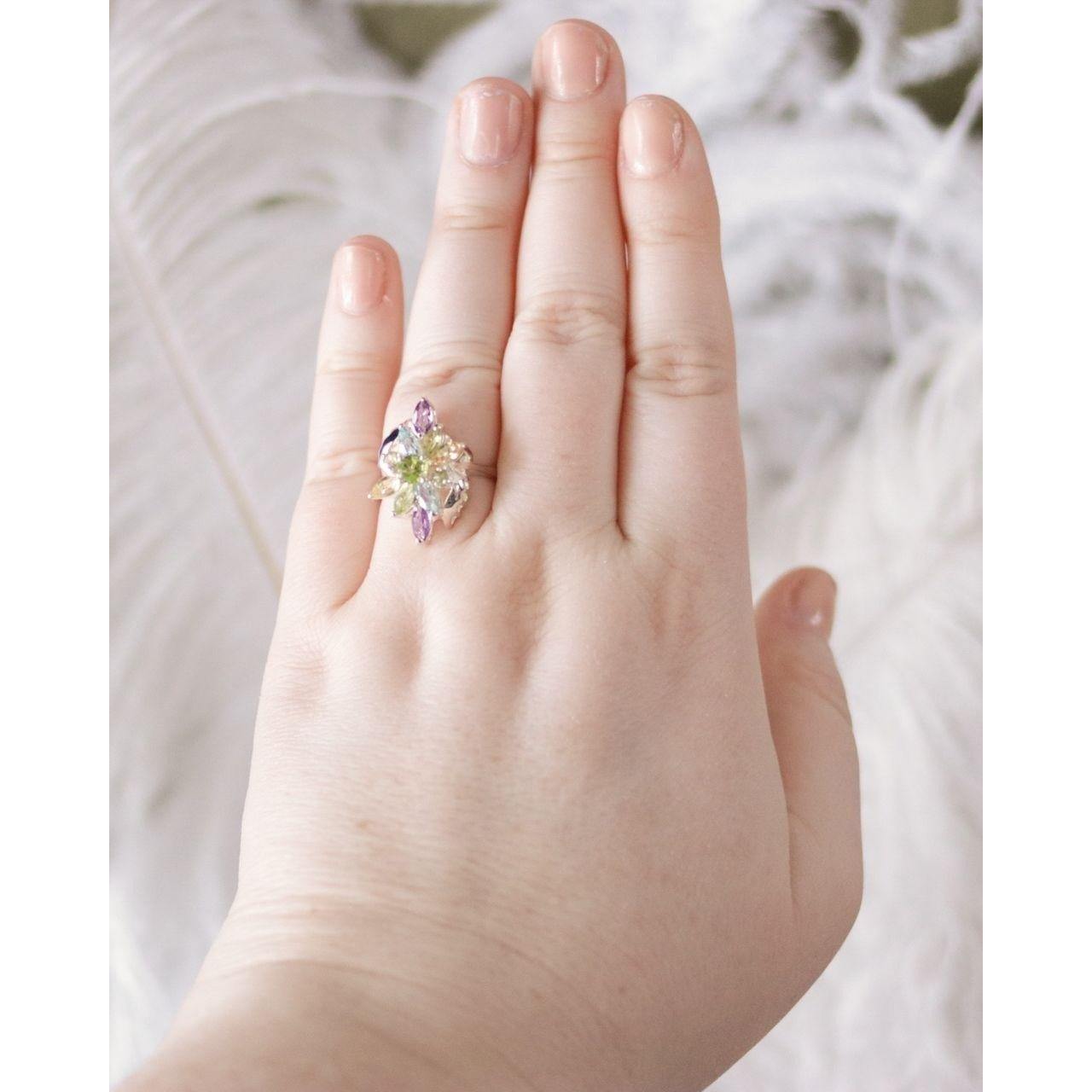 Vintage Sterling Silver Cluster Cocktail Ring with Amethyst, Peridot, Citrine, and Blue Topaz by Hallmarked 925 - Vintage Meet Modern Vintage Jewelry - Chicago, Illinois - #oldhollywoodglamour #vintagemeetmodern #designervintage #jewelrybox #antiquejewelry #vintagejewelry