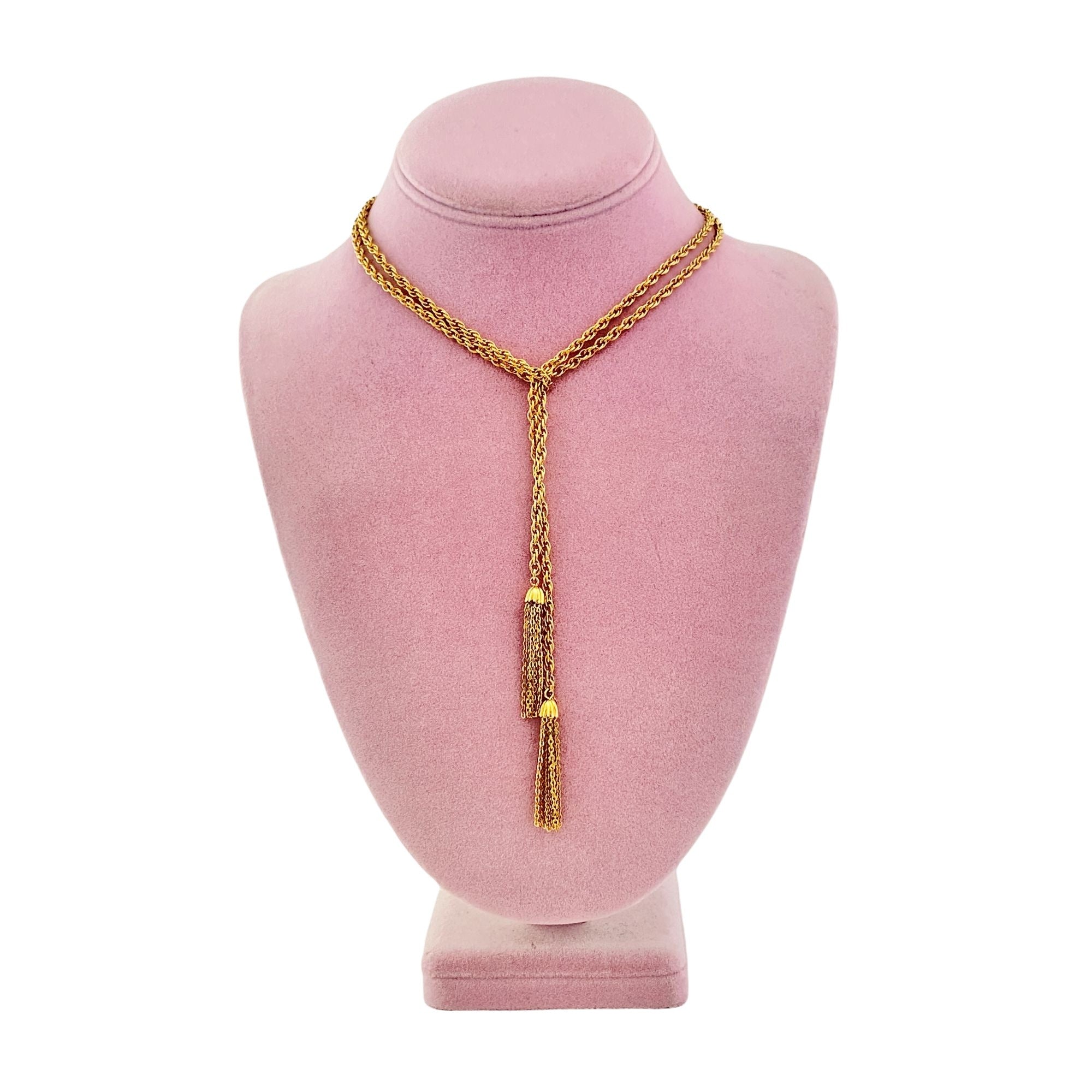 Vintage Gold Tassel Chain Lariat by Unsigned Beauty - Vintage Meet Modern Vintage Jewelry - Chicago, Illinois - #oldhollywoodglamour #vintagemeetmodern #designervintage #jewelrybox #antiquejewelry #vintagejewelry