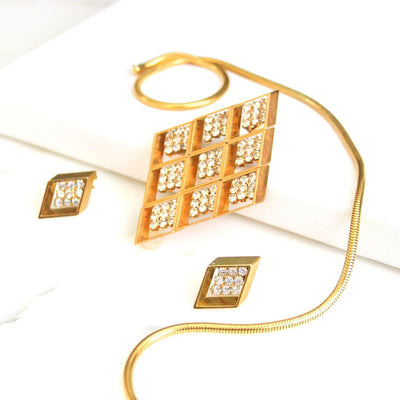 Vintage Emmons Gold Diamond Diamante Statement Necklace by Emmons - Vintage Meet Modern Vintage Jewelry - Chicago, Illinois - #oldhollywoodglamour #vintagemeetmodern #designervintage #jewelrybox #antiquejewelry #vintagejewelry