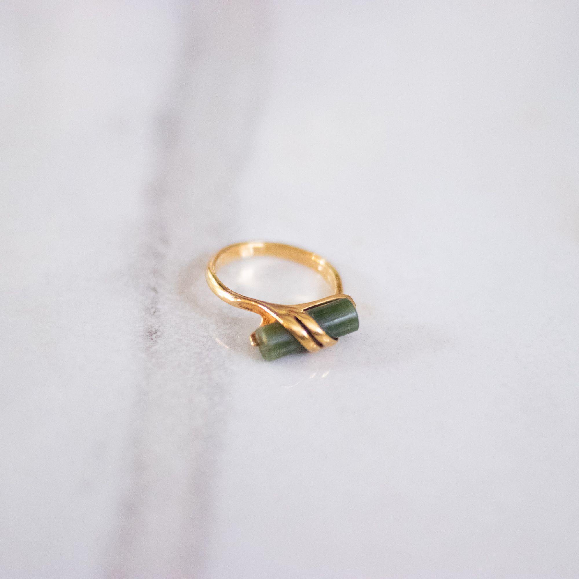 Vintage Mid Century Modern Jade Ring by Unsigned Beauty - Vintage Meet Modern Vintage Jewelry - Chicago, Illinois - #oldhollywoodglamour #vintagemeetmodern #designervintage #jewelrybox #antiquejewelry #vintagejewelry