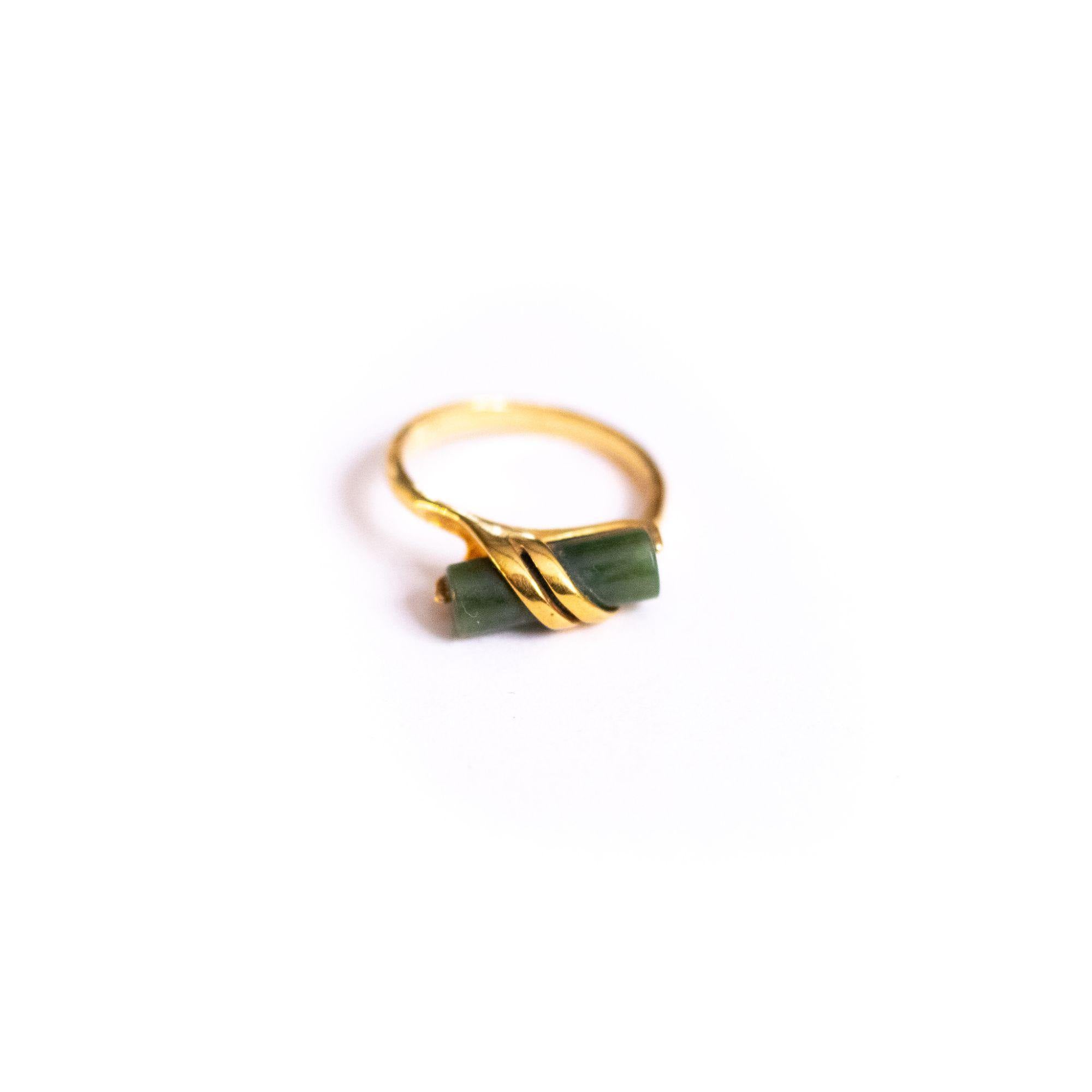 Vintage Mid Century Modern Jade Ring by Unsigned Beauty - Vintage Meet Modern Vintage Jewelry - Chicago, Illinois - #oldhollywoodglamour #vintagemeetmodern #designervintage #jewelrybox #antiquejewelry #vintagejewelry