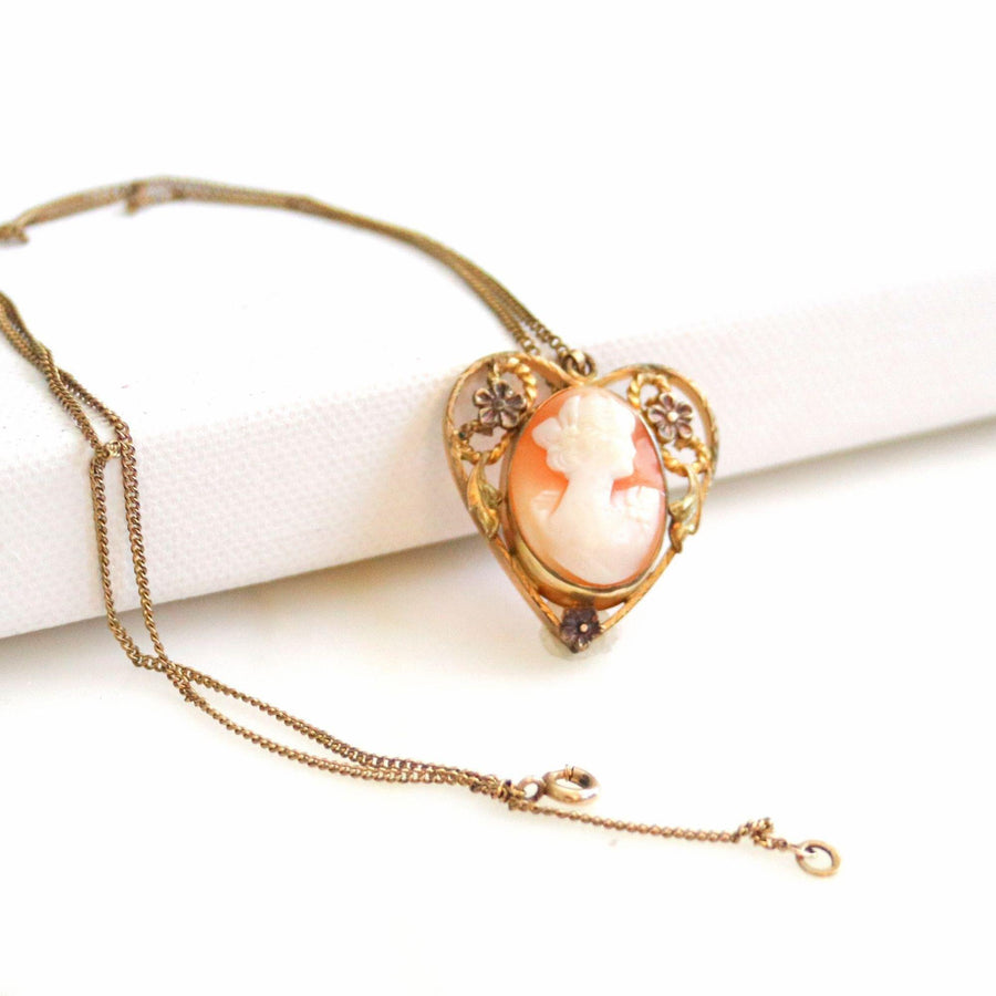 Carved Shell Cameo Necklace by Vintage Meet Modern - Vintage Meet Modern Vintage Jewelry - Chicago, Illinois - #oldhollywoodglamour #vintagemeetmodern #designervintage #jewelrybox #antiquejewelry #vintagejewelry