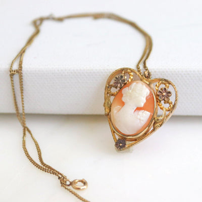 Carved Shell Cameo Necklace by Vintage Meet Modern - Vintage Meet Modern Vintage Jewelry - Chicago, Illinois - #oldhollywoodglamour #vintagemeetmodern #designervintage #jewelrybox #antiquejewelry #vintagejewelry