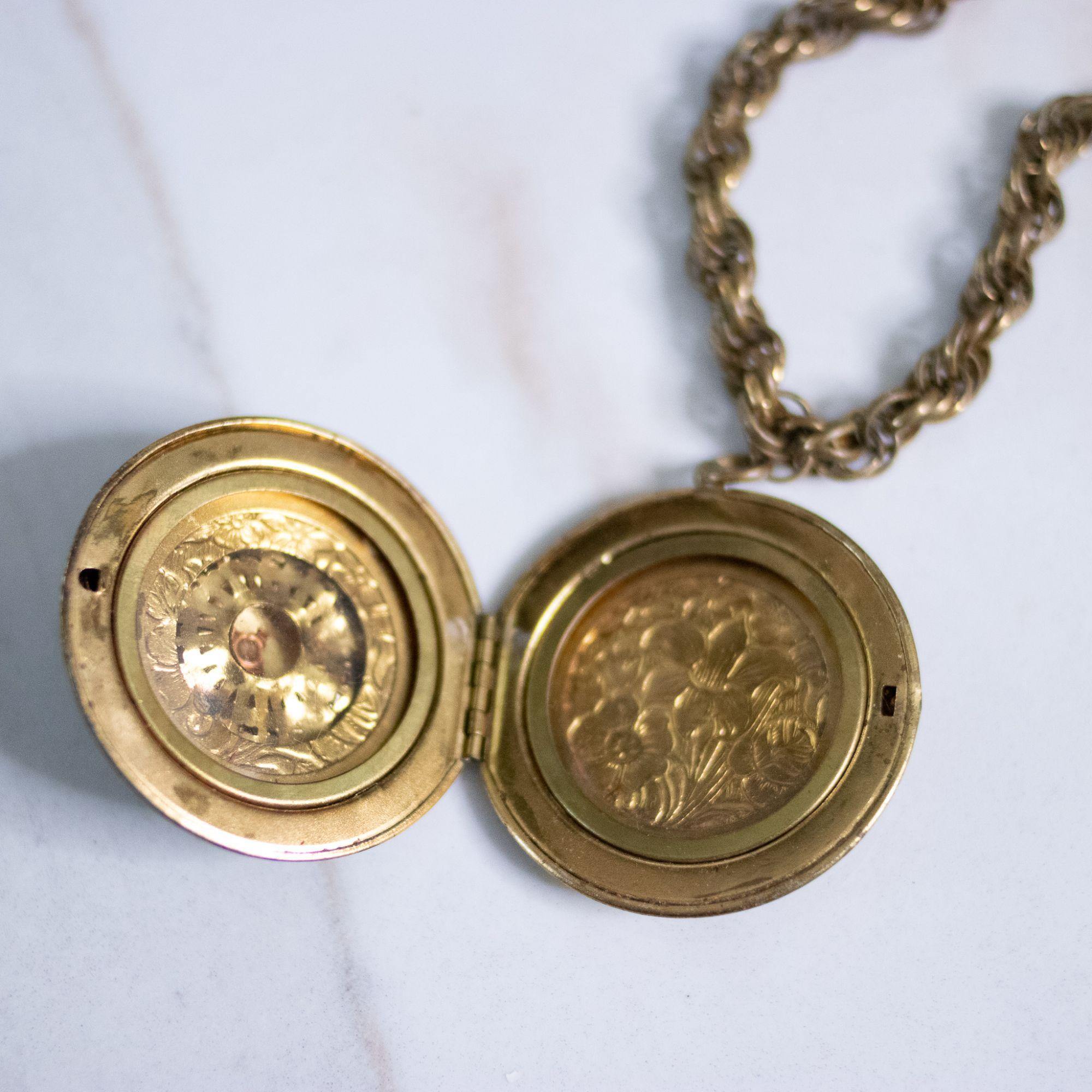 Vintage Chunky Gold Medallion Locket with Faux Pearls by Unsigned Beauty - Vintage Meet Modern Vintage Jewelry - Chicago, Illinois - #oldhollywoodglamour #vintagemeetmodern #designervintage #jewelrybox #antiquejewelry #vintagejewelry