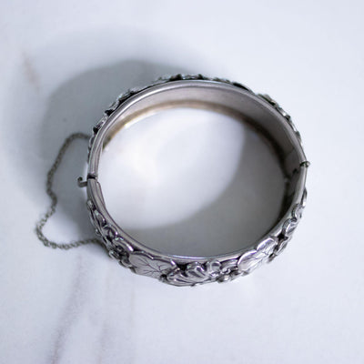 Vintage Silver Acanthus Leave Cuff Bracelet by Unsigned Beauty - Vintage Meet Modern Vintage Jewelry - Chicago, Illinois - #oldhollywoodglamour #vintagemeetmodern #designervintage #jewelrybox #antiquejewelry #vintagejewelry