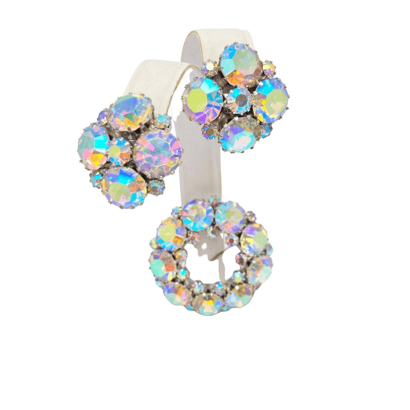 Vintage Weiss Aurora Borealis Brooch by Weiss - Vintage Meet Modern Vintage Jewelry - Chicago, Illinois - #oldhollywoodglamour #vintagemeetmodern #designervintage #jewelrybox #antiquejewelry #vintagejewelry