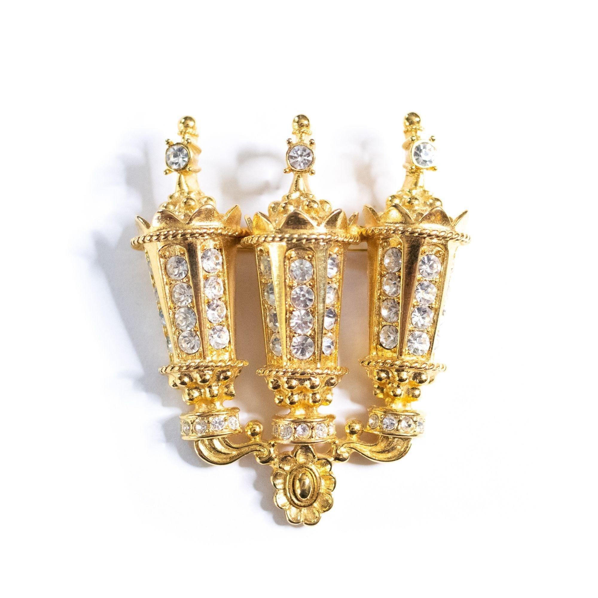 Vintage KJL Gold Lantern Brooch by Kenneth Jay Lane - Vintage Meet Modern Vintage Jewelry - Chicago, Illinois - #oldhollywoodglamour #vintagemeetmodern #designervintage #jewelrybox #antiquejewelry #vintagejewelry
