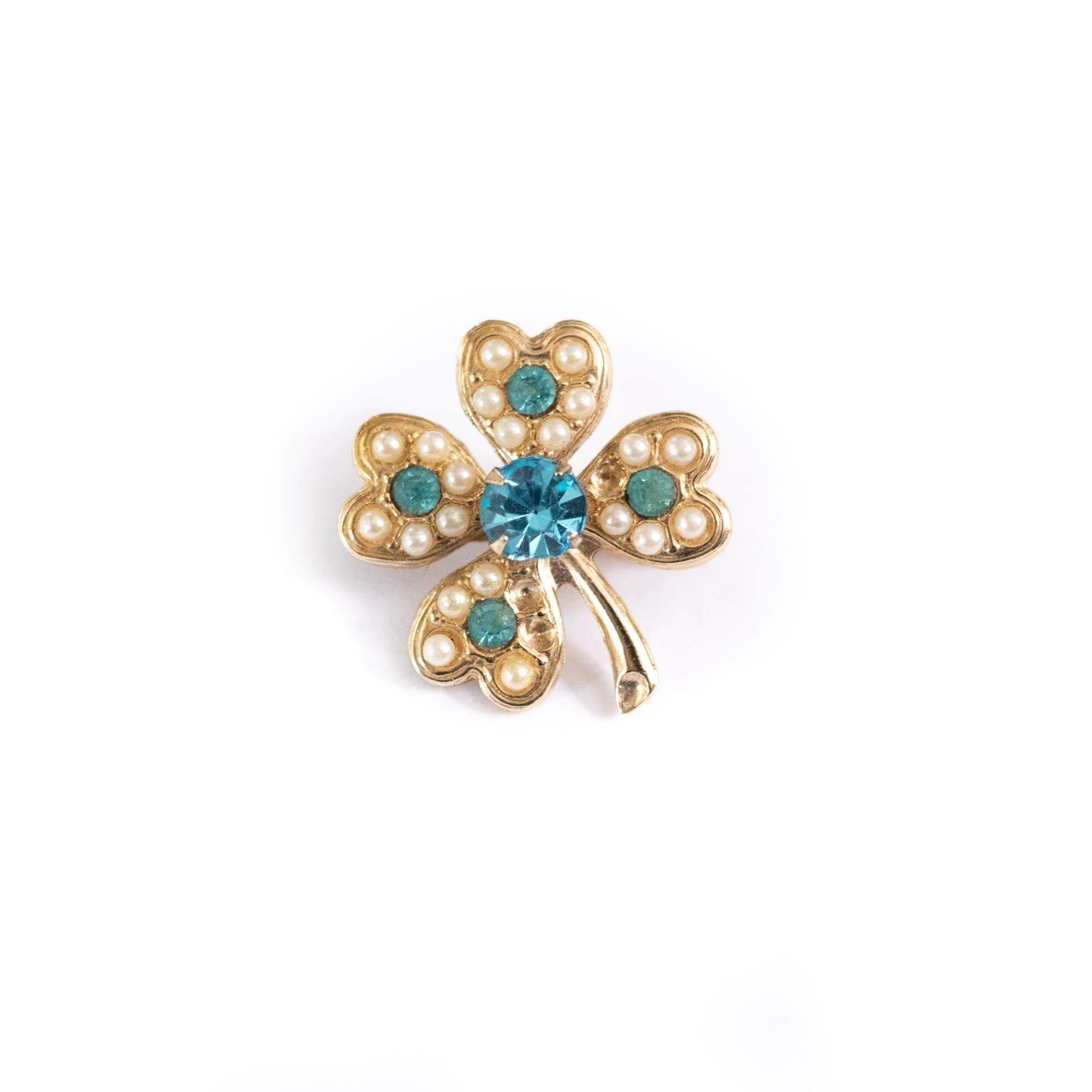 Vintage Pearl and Blue Rhinestone Four Leaf Clover Pin/Brooch by Unsigned Beauty - Vintage Meet Modern Vintage Jewelry - Chicago, Illinois - #oldhollywoodglamour #vintagemeetmodern #designervintage #jewelrybox #antiquejewelry #vintagejewelry