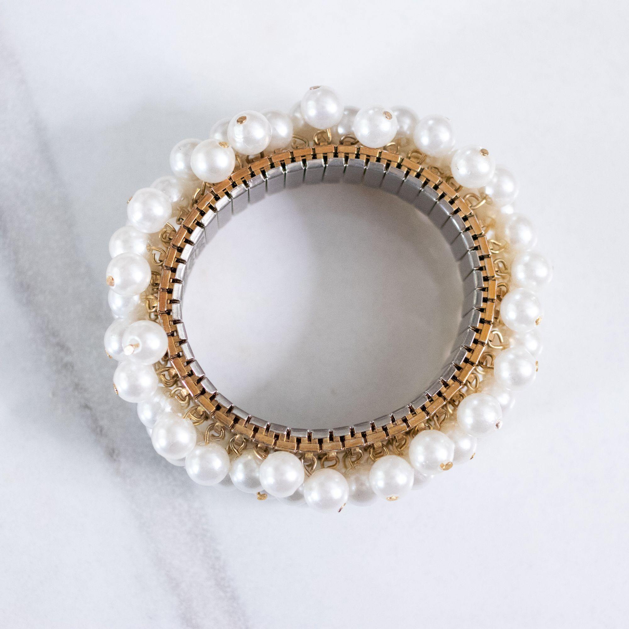 Vintage Faux Pearl Cha Cha Bracelet by Unsigned Beauty - Vintage Meet Modern Vintage Jewelry - Chicago, Illinois - #oldhollywoodglamour #vintagemeetmodern #designervintage #jewelrybox #antiquejewelry #vintagejewelry