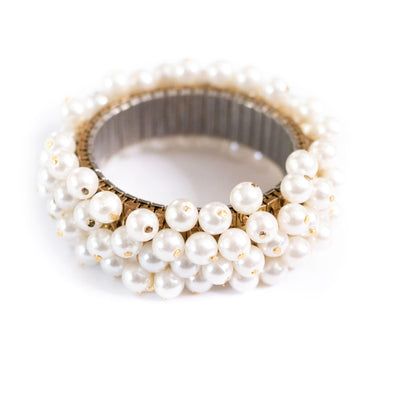 Vintage Faux Pearl Cha Cha Bracelet by Unsigned Beauty - Vintage Meet Modern Vintage Jewelry - Chicago, Illinois - #oldhollywoodglamour #vintagemeetmodern #designervintage #jewelrybox #antiquejewelry #vintagejewelry