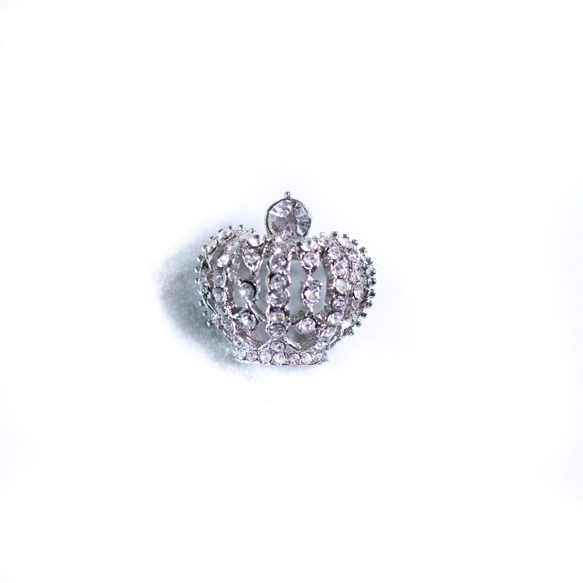 Vintage Petite Rhinestone Crown Brooch by Unsigned Beauty - Vintage Meet Modern Vintage Jewelry - Chicago, Illinois - #oldhollywoodglamour #vintagemeetmodern #designervintage #jewelrybox #antiquejewelry #vintagejewelry