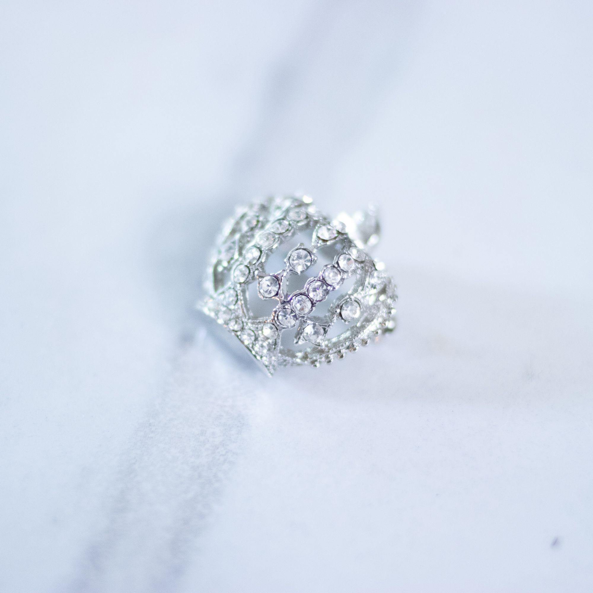 Vintage Petite Rhinestone Crown Brooch by Unsigned Beauty - Vintage Meet Modern Vintage Jewelry - Chicago, Illinois - #oldhollywoodglamour #vintagemeetmodern #designervintage #jewelrybox #antiquejewelry #vintagejewelry