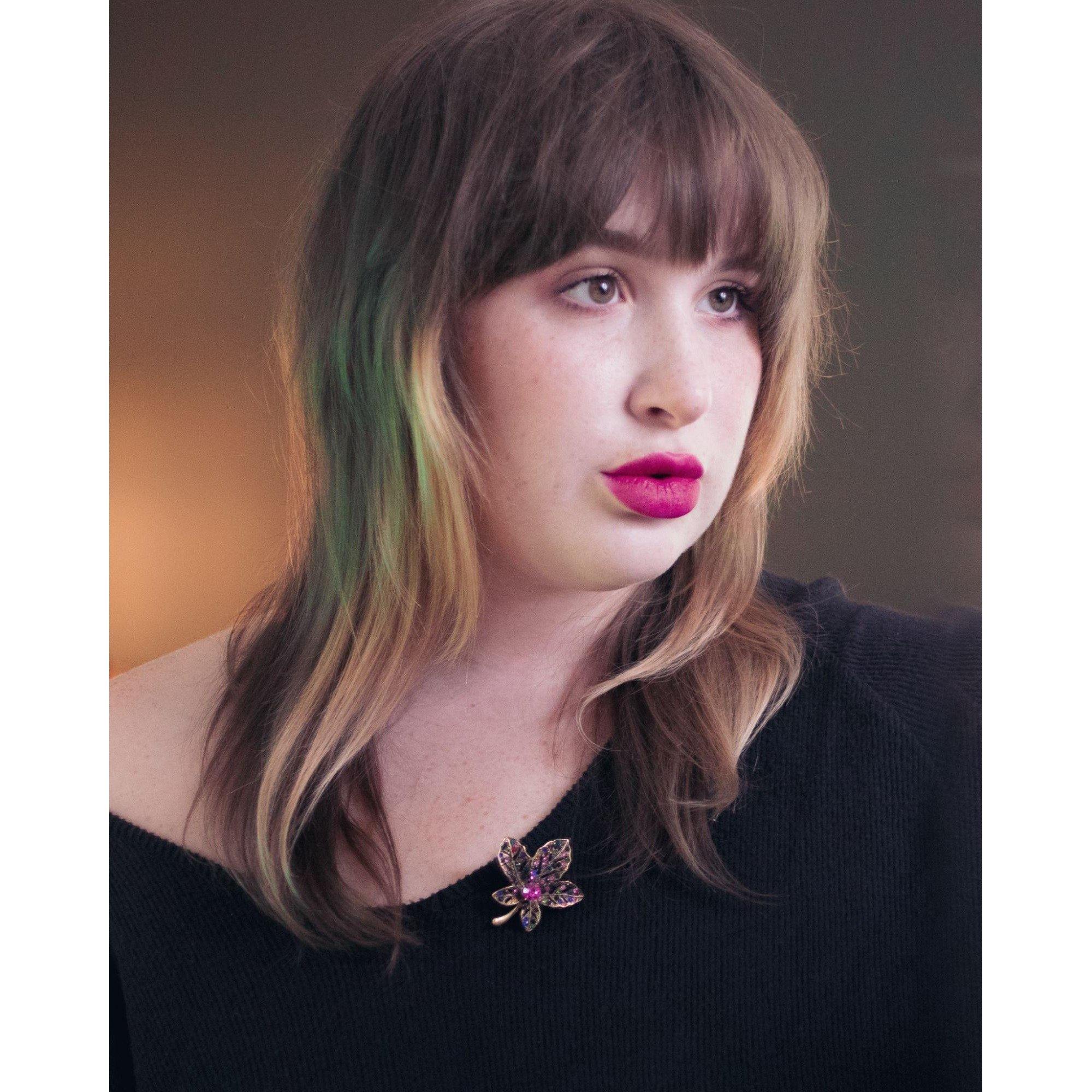 Vintage Blue, Pink Rhinestone Leaf Brooch by Unsigned Beauty - Vintage Meet Modern Vintage Jewelry - Chicago, Illinois - #oldhollywoodglamour #vintagemeetmodern #designervintage #jewelrybox #antiquejewelry #vintagejewelry