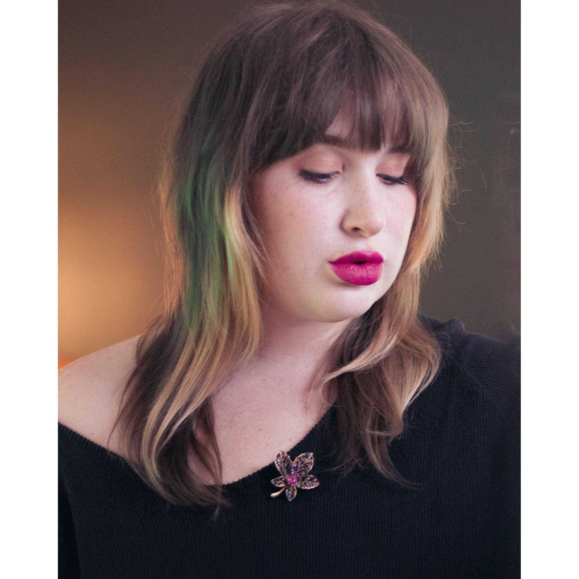 Vintage Blue, Pink Rhinestone Leaf Brooch by Unsigned Beauty - Vintage Meet Modern Vintage Jewelry - Chicago, Illinois - #oldhollywoodglamour #vintagemeetmodern #designervintage #jewelrybox #antiquejewelry #vintagejewelry